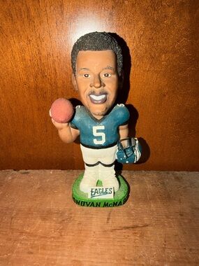 Philadelphia Eagles Donovan McNabb Bobblehead NFL Quarterback Statue